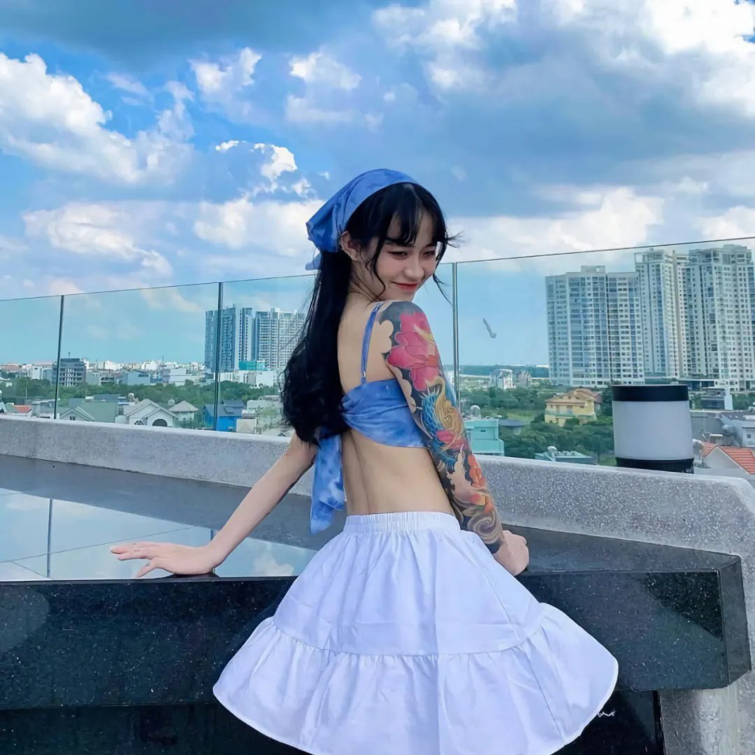 异搜店国语海报